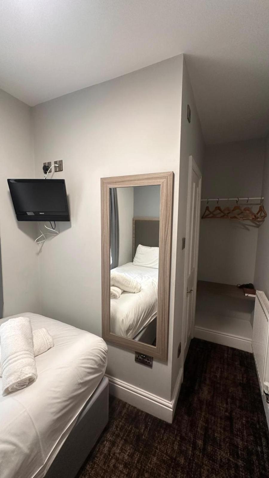 St Andrews Town Hotel Дройтуич Экстерьер фото