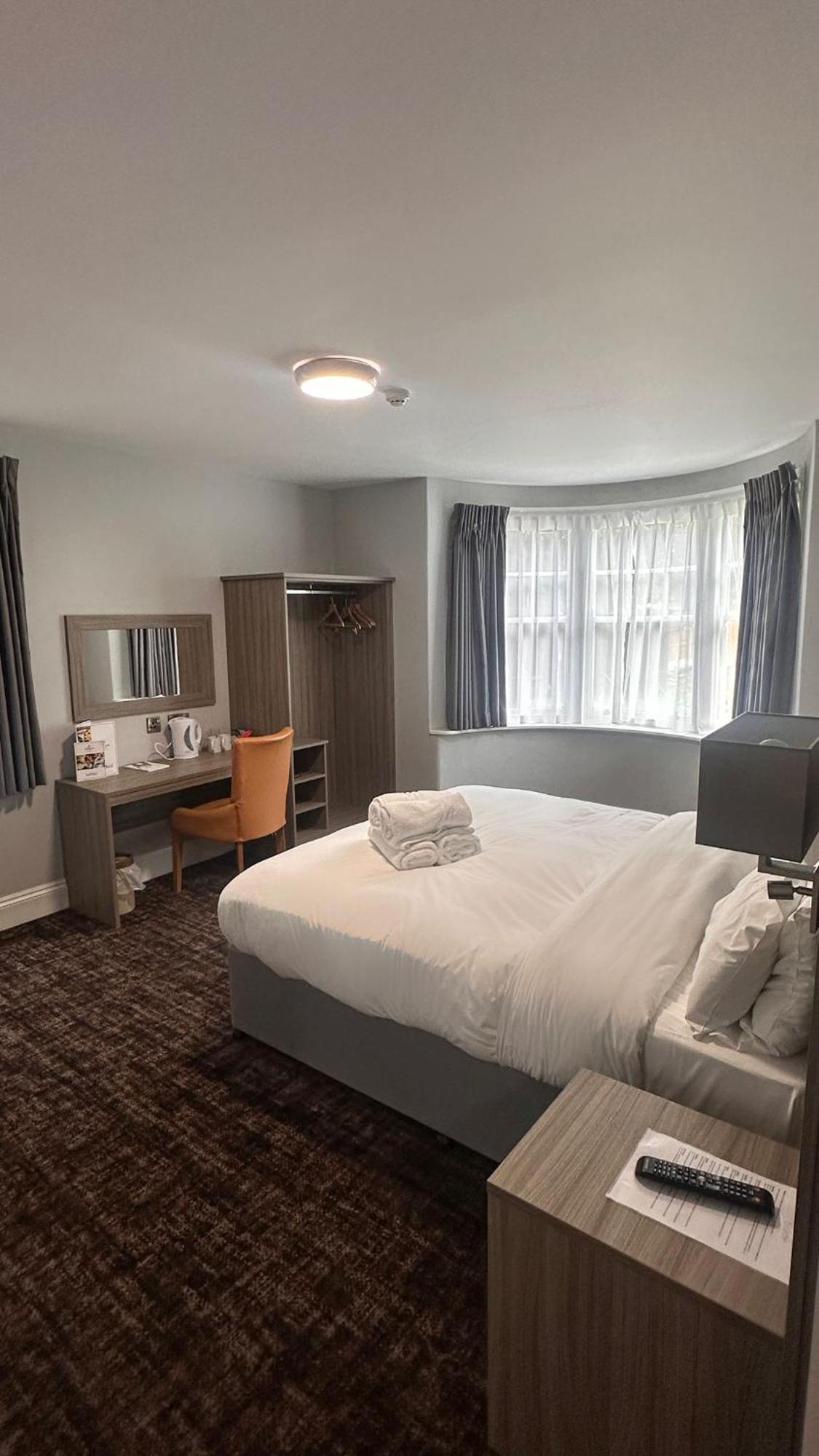 St Andrews Town Hotel Дройтуич Экстерьер фото