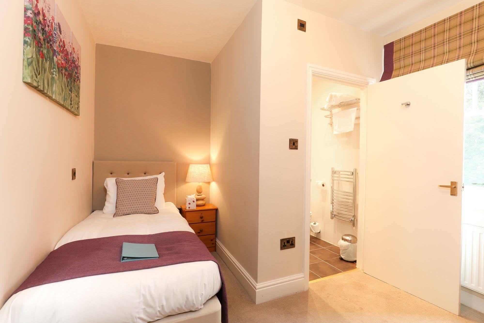 St Andrews Town Hotel Дройтуич Экстерьер фото